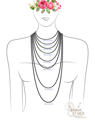 Collier court dore apatite et bois